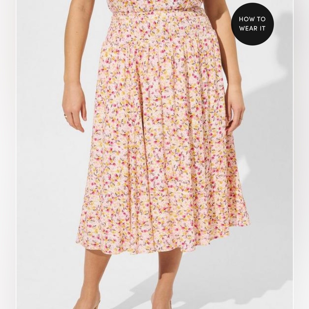 NWT Torrid Tea Length Smocked Waist Skirt